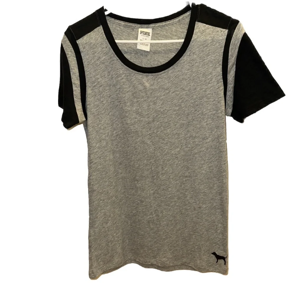 VS VICTORIAS SECRET PINK CREW SHORT SLEEVE TEE TOP GREY WITH BLACK DOG LOGO L